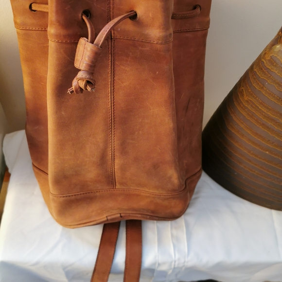 Thick leather over shoulder, tan leather - Picture 12 of 15